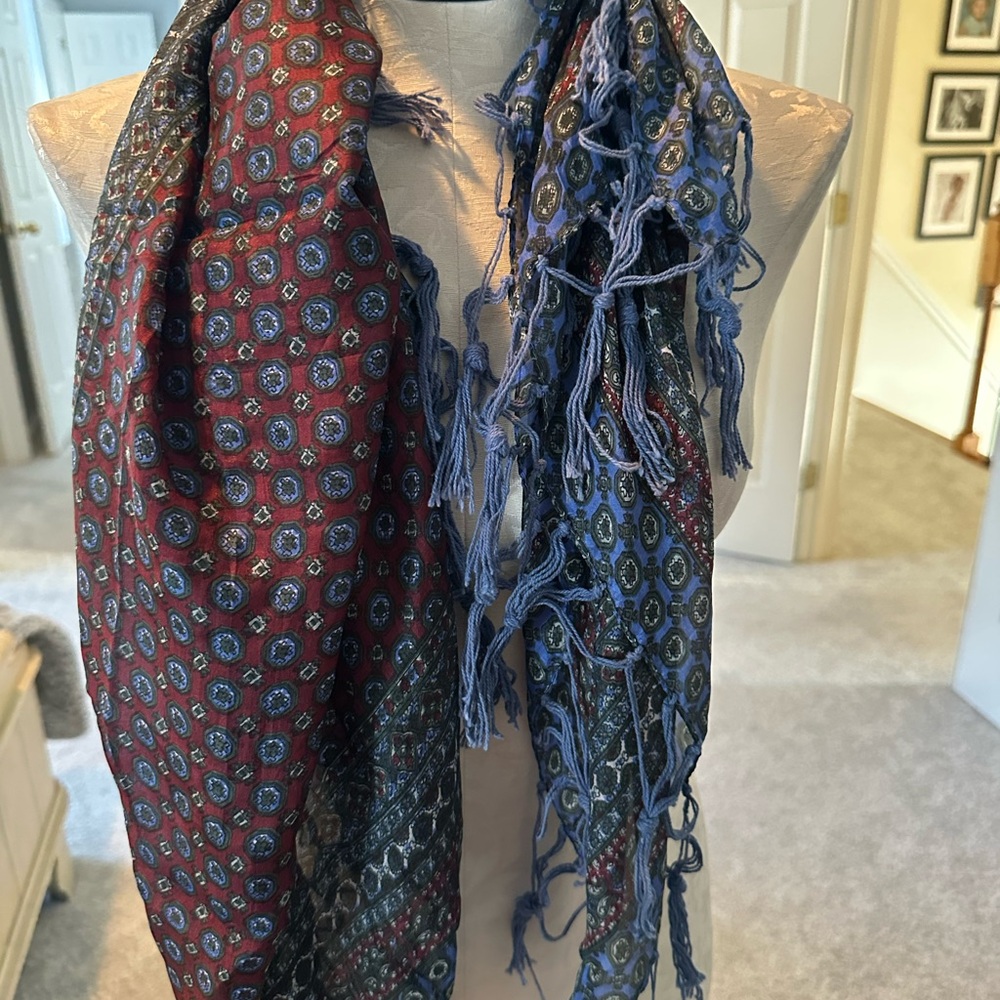 Elegant Multicolor Patterned Scarf